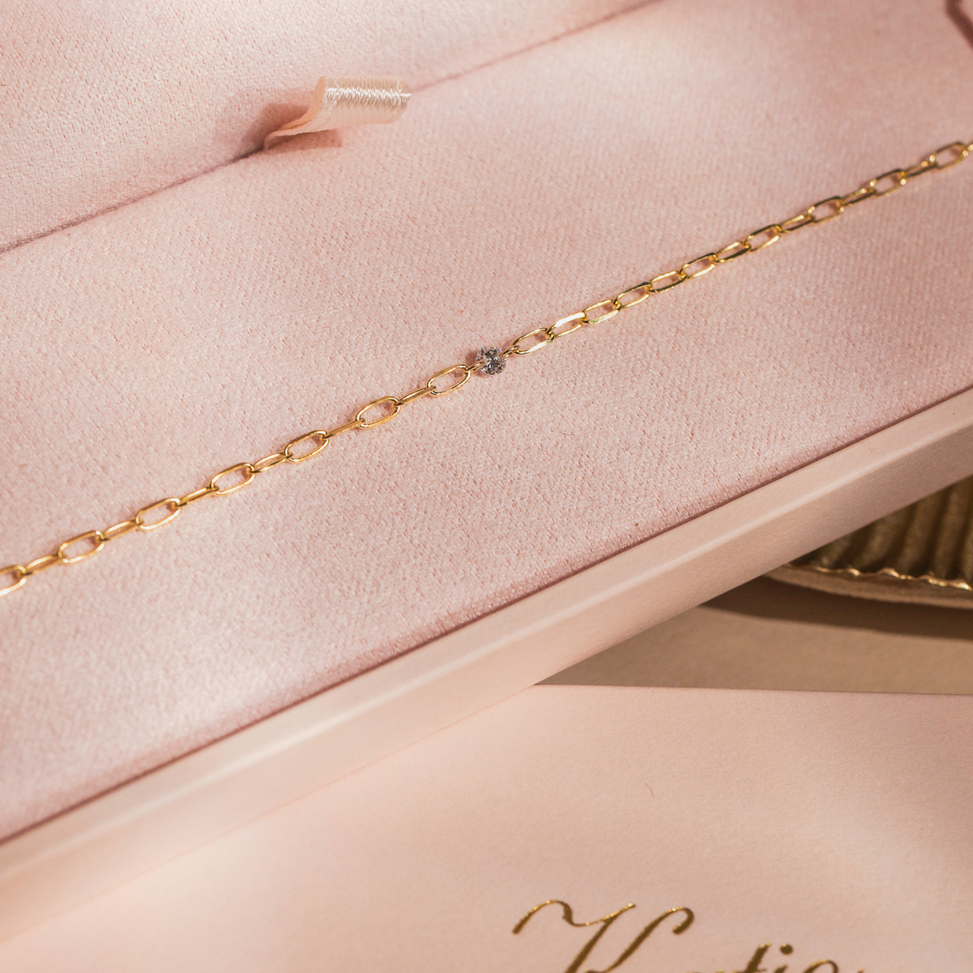 Floating Diamond Paperclip Chain Bracelet