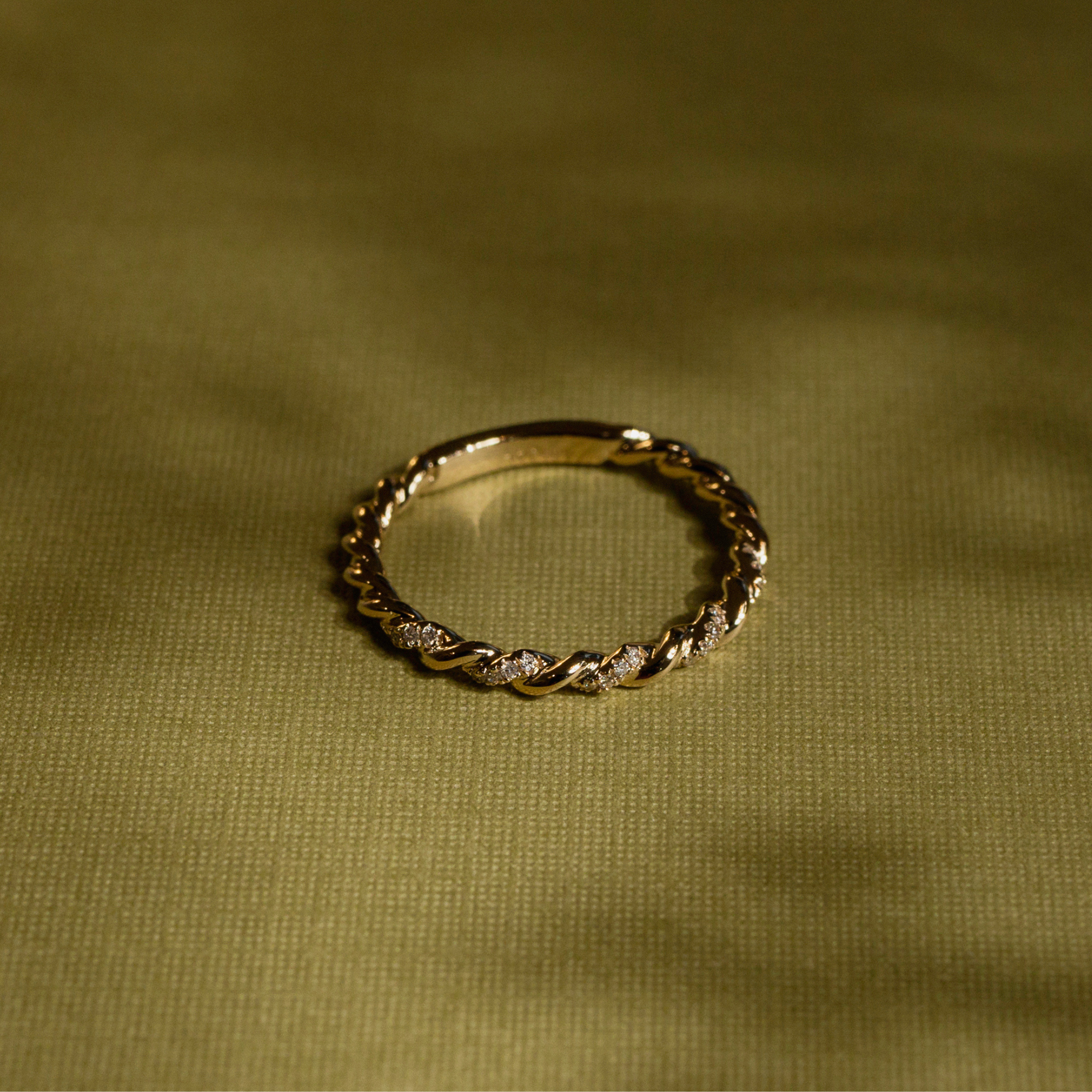 The Poppy Pave Twisted Diamond Band